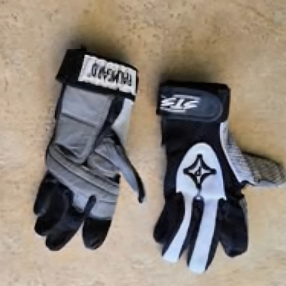 STS Kids Black and White Baseball Mittens